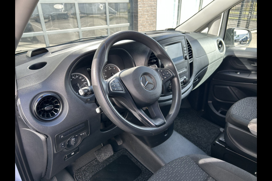 Mercedes-Benz Vito 114 CDI Lang / 9G-TRONIC / Trekhaak / Camera / Parkeersensoren / Navigatie / Cruise control / Airco / Achterdeuren Mercedes-Benz Vito 114 CDI Lang / 9G-TRONIC / Trekhaak / Camera / Parkeersensoren / Navigatie / Cruise control / Airco / Achterdeuren