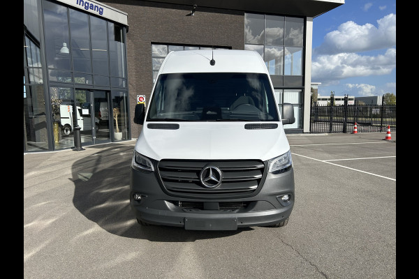 Mercedes-Benz Sprinter 317 CDI L2 H2 PRO Facelift / LED / MBUX / Navigatie / Camera / Parkeersensoren / Cruise control / Airco / 270 Graden achterdeure Mercedes-Benz Sprinter 317 CDI L2 H2 PRO Facelift / LED / MBUX / Navigatie / Camera / Parkeersensoren / Cruise control / Airco / 270 Graden achterdeure