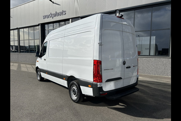 Mercedes-Benz Sprinter 317 CDI L2 H2 PRO Facelift / LED / MBUX / Navigatie / Camera / Parkeersensoren / Cruise control / Airco / 270 Graden achterdeure Mercedes-Benz Sprinter 317 CDI L2 H2 PRO Facelift / LED / MBUX / Navigatie / Camera / Parkeersensoren / Cruise control / Airco / 270 Graden achterdeure
