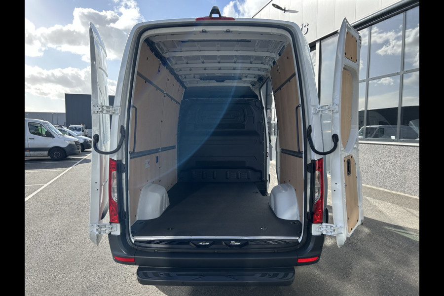 Mercedes-Benz Sprinter 317 CDI L2 H2 PRO Facelift / LED / MBUX / Navigatie / Camera / Parkeersensoren / Cruise control / Airco / 270 Graden achterdeure Mercedes-Benz Sprinter 317 CDI L2 H2 PRO Facelift / LED / MBUX / Navigatie / Camera / Parkeersensoren / Cruise control / Airco / 270 Graden achterdeure