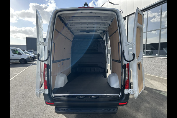 Mercedes-Benz Sprinter 317 CDI L2 H2 PRO Facelift / LED / MBUX / Navigatie / Camera / Parkeersensoren / Cruise control / Airco / 270 Graden achterdeure Mercedes-Benz Sprinter 317 CDI L2 H2 PRO Facelift / LED / MBUX / Navigatie / Camera / Parkeersensoren / Cruise control / Airco / 270 Graden achterdeure