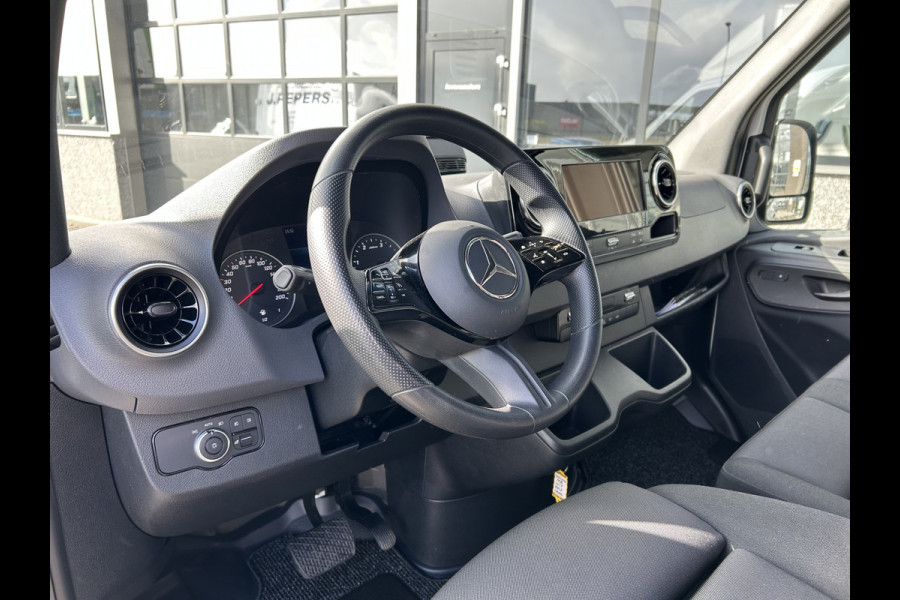 Mercedes-Benz Sprinter 317 CDI L2 H2 PRO Facelift / LED / MBUX / Navigatie / Camera / Parkeersensoren / Cruise control / Airco / 270 Graden achterdeure Mercedes-Benz Sprinter 317 CDI L2 H2 PRO Facelift / LED / MBUX / Navigatie / Camera / Parkeersensoren / Cruise control / Airco / 270 Graden achterdeure