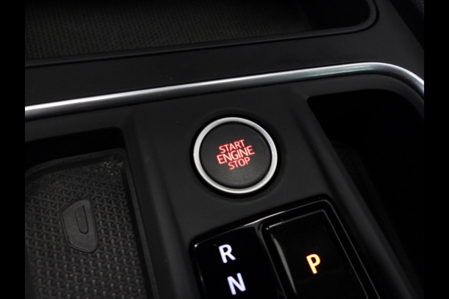 Seat Leon Sportstourer 1.0 eTSI Aut. Style Business Intense NAVI/CAMERA/LED/TREKH./17"LMV!