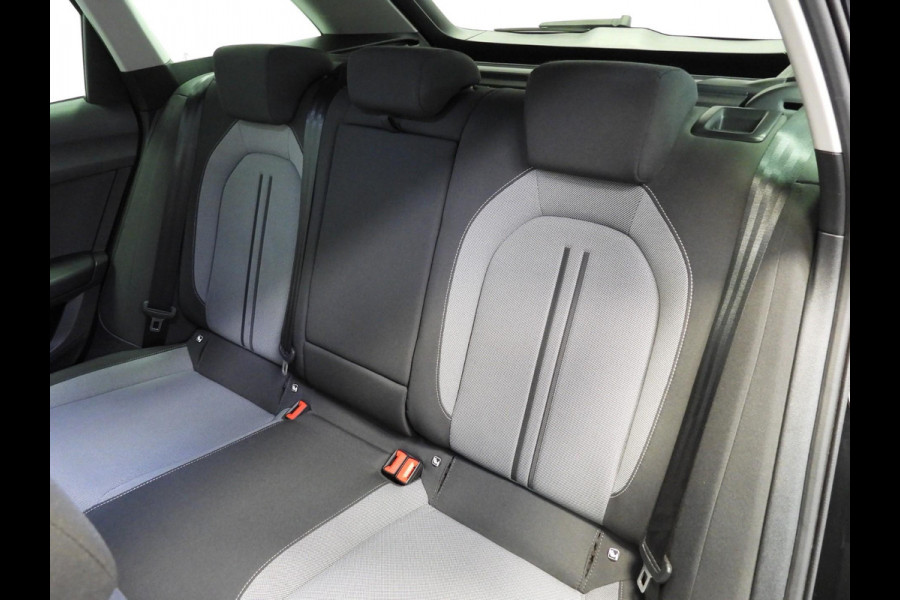 Seat Leon Sportstourer 1.0 eTSI Aut. Style Business Intense NAVI/CAMERA/LED/TREKH./17"LMV!