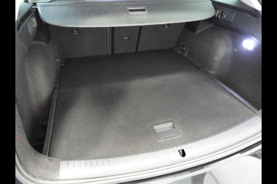 Seat Leon Sportstourer 1.0 eTSI Aut. Style Business Intense NAVI/CAMERA/LED/TREKH./17"LMV!