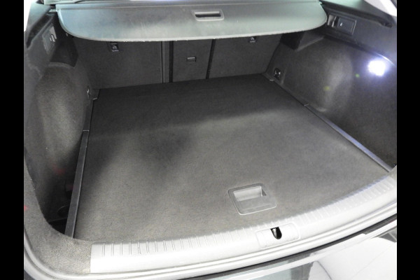 Seat Leon Sportstourer 1.0 eTSI Aut. Style Business Intense NAVI/CAMERA/LED/TREKH./17"LMV!