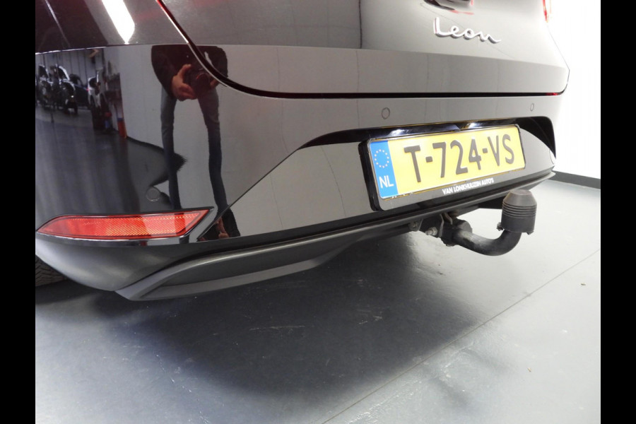 Seat Leon Sportstourer 1.0 eTSI Aut. Style Business Intense NAVI/CAMERA/LED/TREKH./17"LMV!