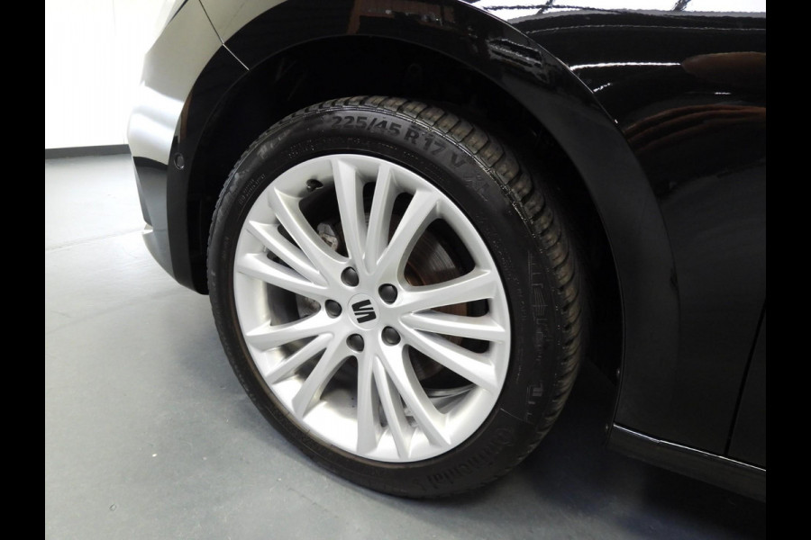 Seat Leon Sportstourer 1.0 eTSI Aut. Style Business Intense NAVI/CAMERA/LED/TREKH./17"LMV!