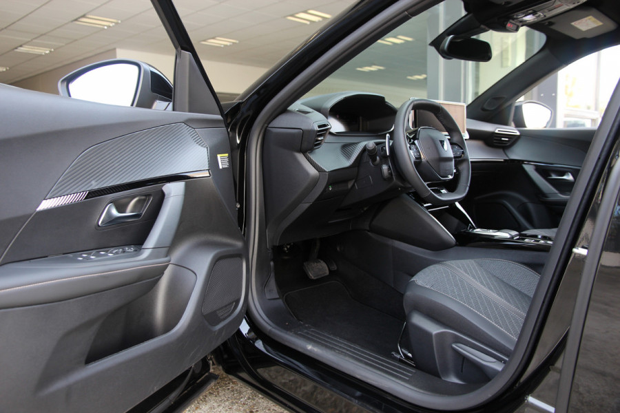 Peugeot 2008 1.2 PureTech 130 Allure | ACC | 360 | Carplay | Keyless Peugeot 2008 1.2 PureTech 130 Allure | ACC | 360 | Carplay | Keyless