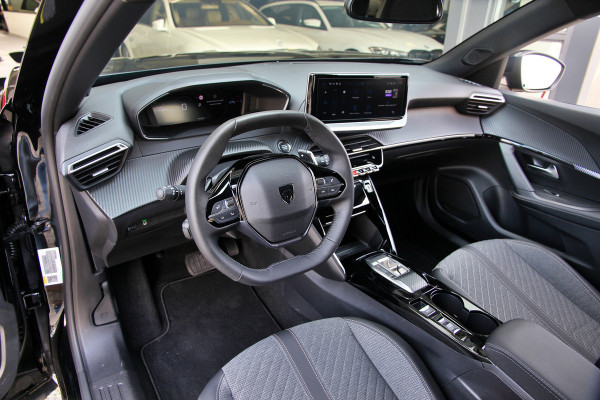 Peugeot 2008 1.2 PureTech 130 Allure | ACC | 360 | Carplay | Keyless Peugeot 2008 1.2 PureTech 130 Allure | ACC | 360 | Carplay | Keyless