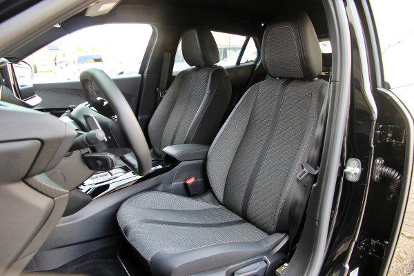 Peugeot 2008 1.2 PureTech 130 Allure | ACC | 360 | Carplay | Keyless Peugeot 2008 1.2 PureTech 130 Allure | ACC | 360 | Carplay | Keyless