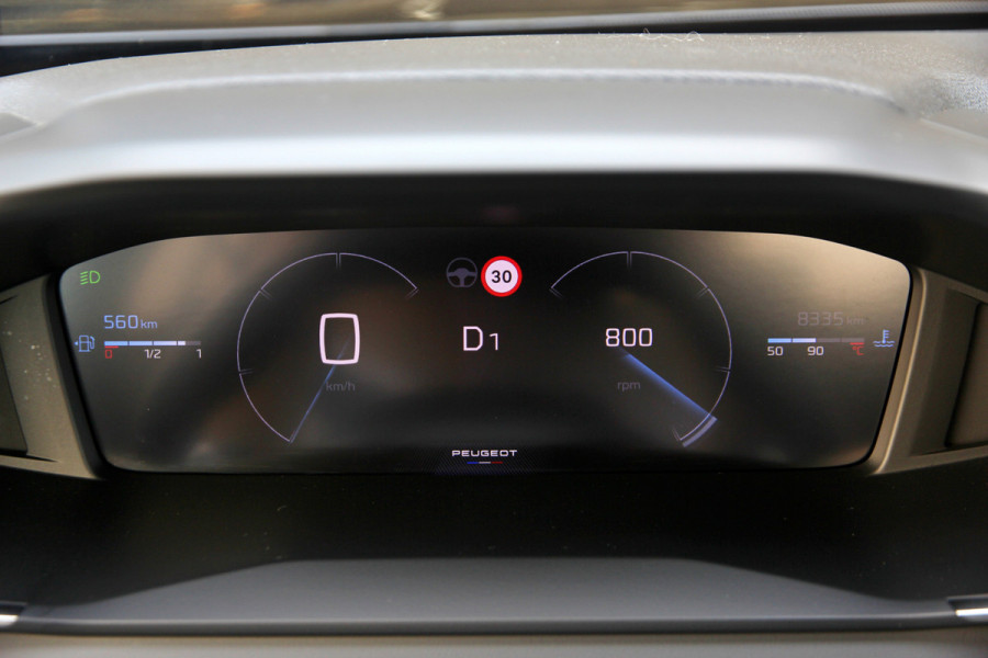 Peugeot 2008 1.2 PureTech 130 Allure | ACC | 360 | Carplay | Keyless Peugeot 2008 1.2 PureTech 130 Allure | ACC | 360 | Carplay | Keyless