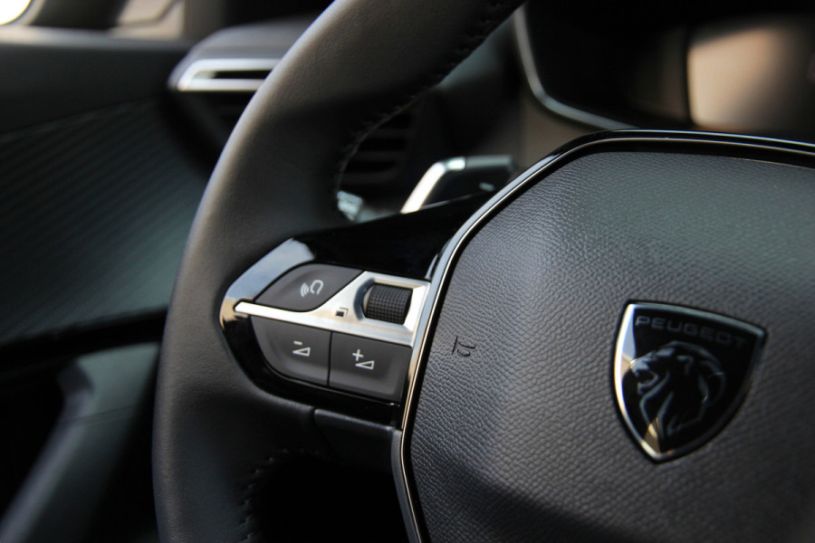 Peugeot 2008 1.2 PureTech 130 Allure | ACC | 360 | Carplay | Keyless Peugeot 2008 1.2 PureTech 130 Allure | ACC | 360 | Carplay | Keyless