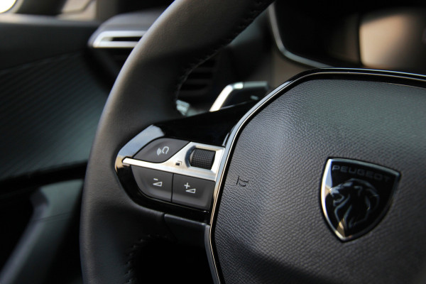 Peugeot 2008 1.2 PureTech 130 Allure | ACC | 360 | Carplay | Keyless Peugeot 2008 1.2 PureTech 130 Allure | ACC | 360 | Carplay | Keyless