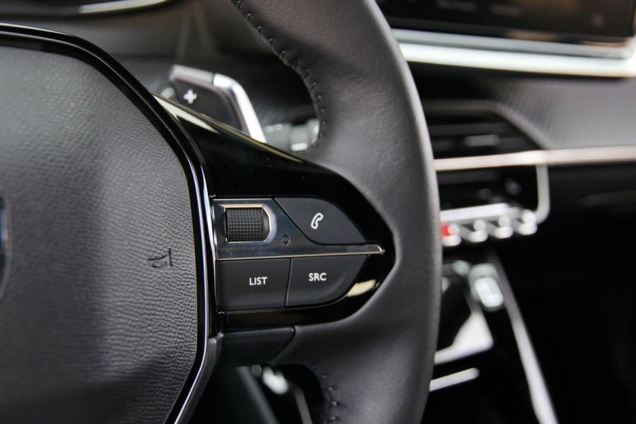 Peugeot 2008 1.2 PureTech 130 Allure | ACC | 360 | Carplay | Keyless Peugeot 2008 1.2 PureTech 130 Allure | ACC | 360 | Carplay | Keyless