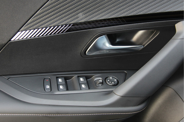 Peugeot 2008 1.2 PureTech 130 Allure | ACC | 360 | Carplay | Keyless Peugeot 2008 1.2 PureTech 130 Allure | ACC | 360 | Carplay | Keyless