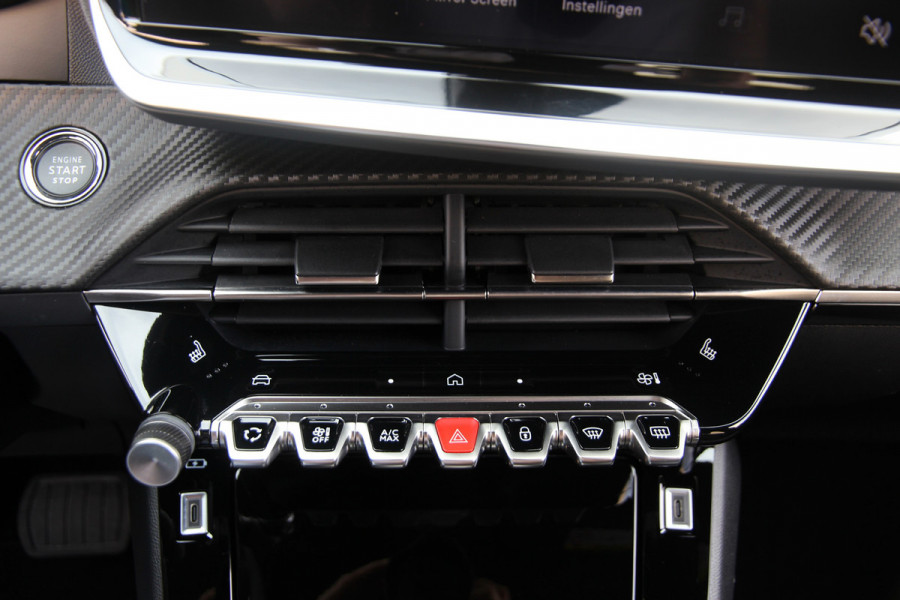 Peugeot 2008 1.2 PureTech 130 Allure | ACC | 360 | Carplay | Keyless Peugeot 2008 1.2 PureTech 130 Allure | ACC | 360 | Carplay | Keyless
