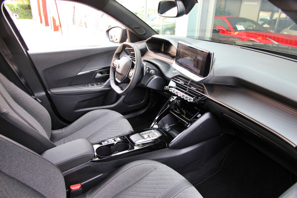 Peugeot 2008 1.2 PureTech 130 Allure | ACC | 360 | Carplay | Keyless Peugeot 2008 1.2 PureTech 130 Allure | ACC | 360 | Carplay | Keyless