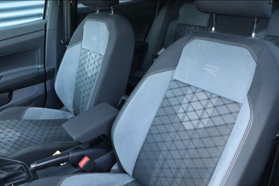 Volkswagen Taigo 1.5 TSI | 3X R-Line / PANO / VOL! Volkswagen Taigo 1.5 TSI | 3X R-Line / PANO / VOL!