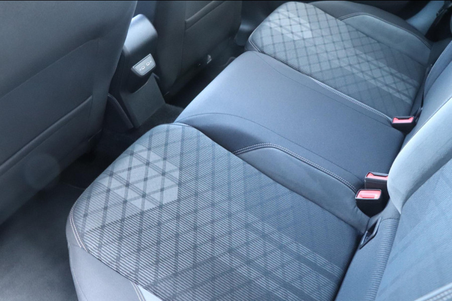 Volkswagen Taigo 1.5 TSI | 3X R-Line / PANO / VOL! Volkswagen Taigo 1.5 TSI | 3X R-Line / PANO / VOL!