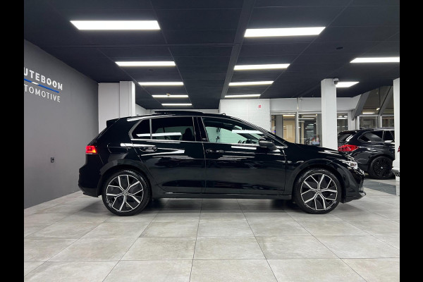 Volkswagen Golf 1.5 eTSI 50 Edition | Pano | Head-up |360Cam Volkswagen Golf 1.5 eTSI 50 Edition | Pano | Head-up |360Cam