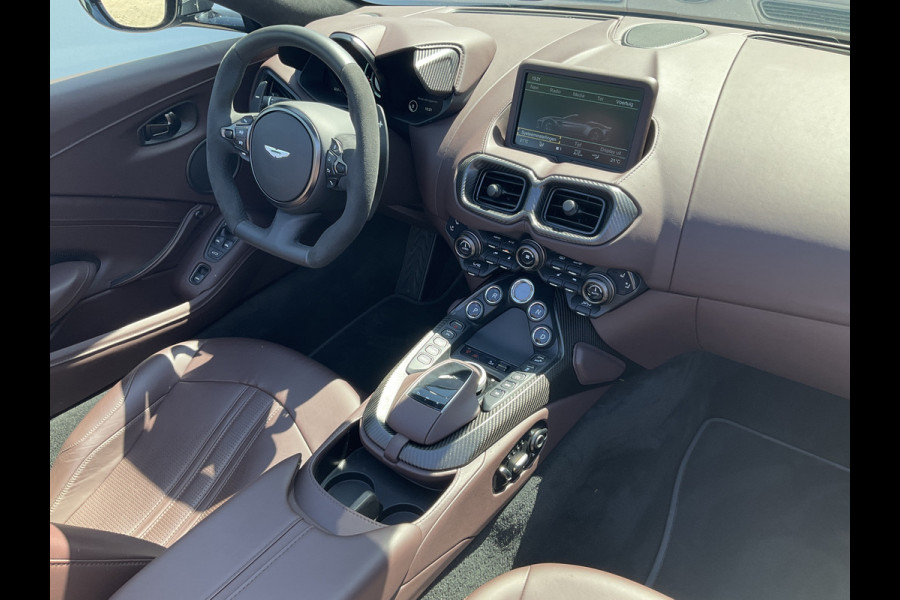 Aston Martin Vantage Roadster 4.0 V8 360° Leer Sportzetels 21 Inch Xenon-Grey 10.487KM! Aston Martin Vantage Roadster 4.0 V8 360° Leer Sportzetels 21 Inch Xenon-Grey 10.487KM!