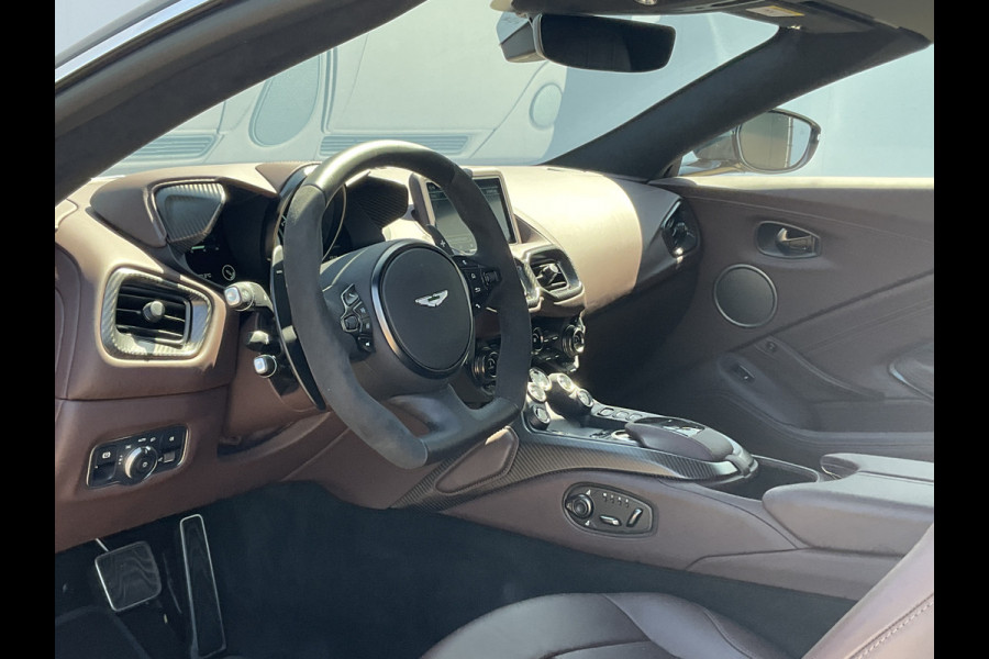 Aston Martin Vantage Roadster 4.0 V8 360° Leer Sportzetels 21 Inch Xenon-Grey 10.487KM! Aston Martin Vantage Roadster 4.0 V8 360° Leer Sportzetels 21 Inch Xenon-Grey 10.487KM!
