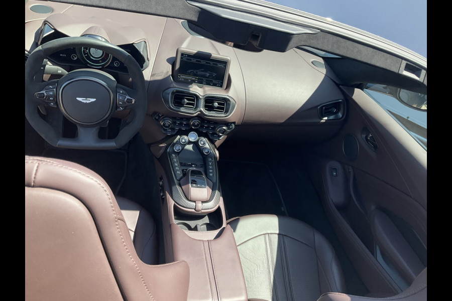 Aston Martin Vantage Roadster 4.0 V8 360° Leer Sportzetels 21 Inch Xenon-Grey 10.487KM! Aston Martin Vantage Roadster 4.0 V8 360° Leer Sportzetels 21 Inch Xenon-Grey 10.487KM!