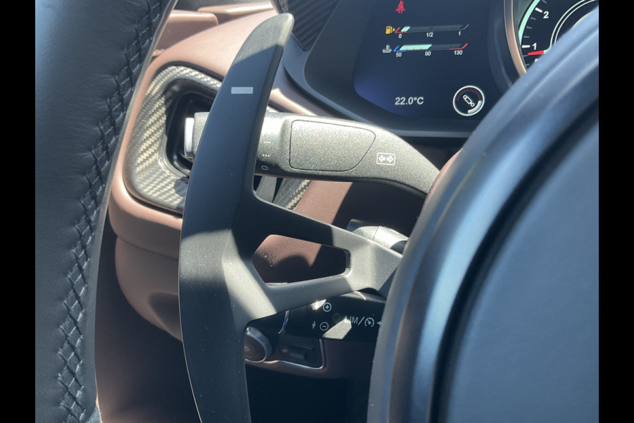 Aston Martin Vantage Roadster 4.0 V8 360° Leer Sportzetels 21 Inch Xenon-Grey 10.487KM! Aston Martin Vantage Roadster 4.0 V8 360° Leer Sportzetels 21 Inch Xenon-Grey 10.487KM!