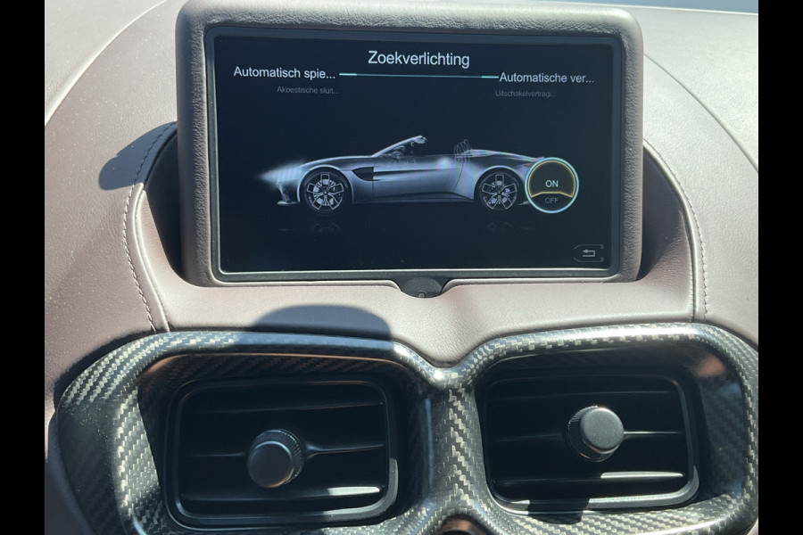 Aston Martin Vantage Roadster 4.0 V8 360° Leer Sportzetels 21 Inch Xenon-Grey 10.487KM! Aston Martin Vantage Roadster 4.0 V8 360° Leer Sportzetels 21 Inch Xenon-Grey 10.487KM!