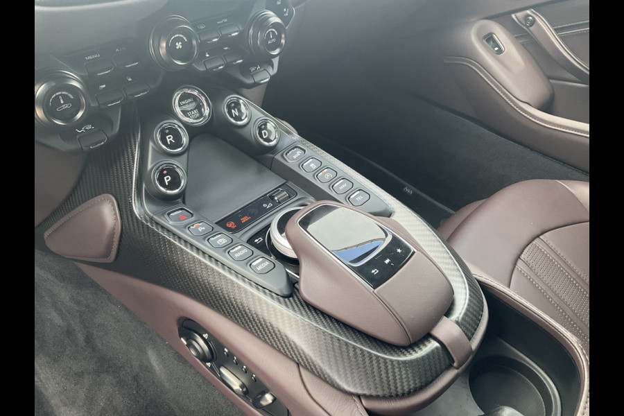 Aston Martin Vantage Roadster 4.0 V8 360° Leer Sportzetels 21 Inch Xenon-Grey 10.487KM! Aston Martin Vantage Roadster 4.0 V8 360° Leer Sportzetels 21 Inch Xenon-Grey 10.487KM!