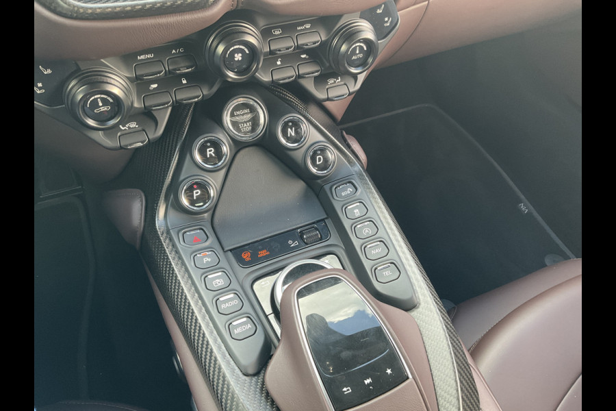 Aston Martin Vantage Roadster 4.0 V8 360° Leer Sportzetels 21 Inch Xenon-Grey 10.487KM! Aston Martin Vantage Roadster 4.0 V8 360° Leer Sportzetels 21 Inch Xenon-Grey 10.487KM!