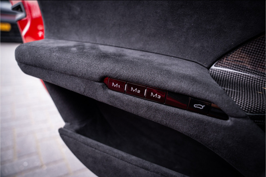Ferrari 12Cilindri 6.5 V12 - Rosso Imola | Lift | Carbon Interior | Surround View | Electric Seats