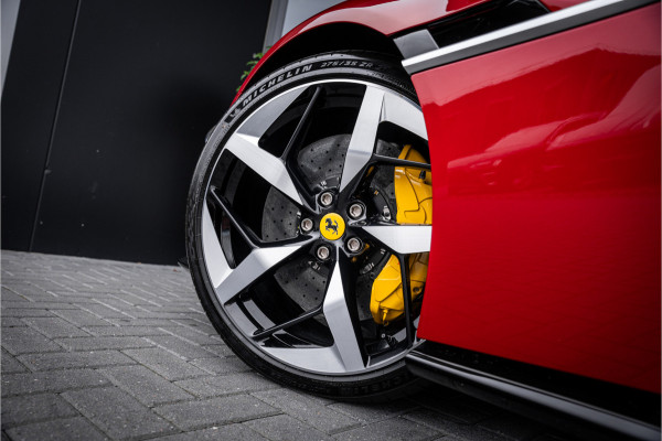 Ferrari 12Cilindri 6.5 V12 - Rosso Imola | Lift | Carbon Interior | Surround View | Electric Seats