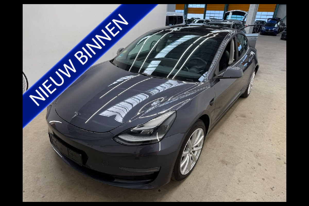 Tesla Model 3 Long Range AWD 75 kWh Tesla Model 3 Long Range AWD 75 kWh
