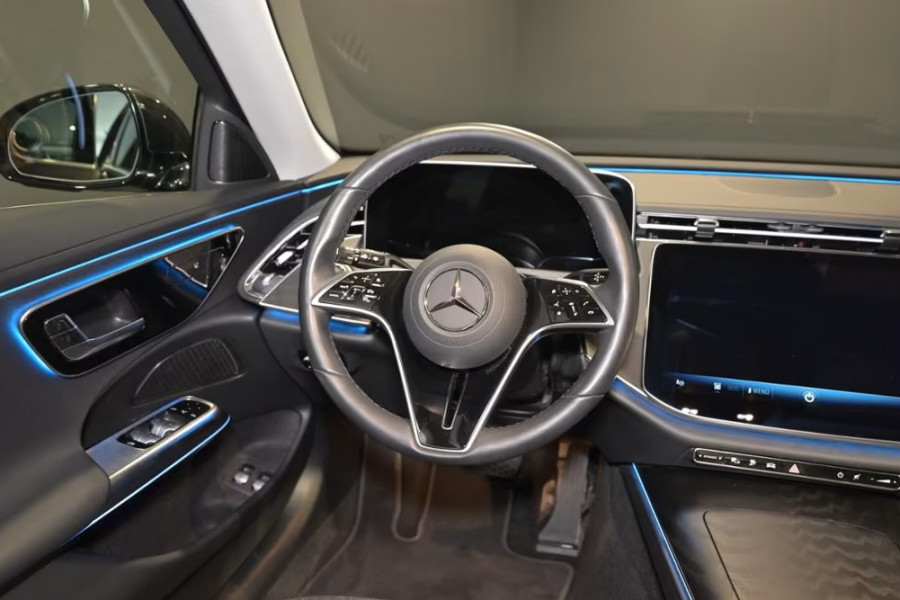 Mercedes-Benz E-Klasse Estate 300e AVANTGARDE ** LED, TREKH, DISTR, SPIEGEL, KEYLESS, AMBIENTE ** 1e EIG - € 23.500,= onder NP - UNFALLFREI ** ** INFORMEER OOK NAAR ONZE AANTREKKELIJKE FINANCIAL-LEASE TARIEVEN ** Mercedes-Benz E-Klasse Estate 300e AVANTGARDE ** LED, TREKH, DISTR, SPIEGEL, KEYLESS, AMBIENTE ** 1e EIG - € 23.500,= onder NP - UNFALLFREI ** ** INFORMEER OOK NAAR ONZE AANTREKKELIJKE FINANCIAL-LEASE TARIEVEN **