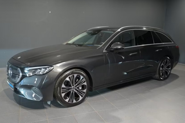 Mercedes-Benz E-Klasse Estate 300e AVANTGARDE ** LED, TREKH, DISTR, SPIEGEL, KEYLESS, AMBIENTE ** 1e EIG - € 23.500,= onder NP - UNFALLFREI ** ** INFORMEER OOK NAAR ONZE AANTREKKELIJKE FINANCIAL-LEASE TARIEVEN ** Mercedes-Benz E-Klasse Estate 300e AVANTGARDE ** LED, TREKH, DISTR, SPIEGEL, KEYLESS, AMBIENTE ** 1e EIG - € 23.500,= onder NP - UNFALLFREI ** ** INFORMEER OOK NAAR ONZE AANTREKKELIJKE FINANCIAL-LEASE TARIEVEN **