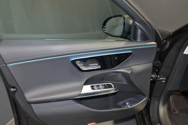 Mercedes-Benz E-Klasse Estate 300e AVANTGARDE ** LED, TREKH, DISTR, SPIEGEL, KEYLESS, AMBIENTE ** 1e EIG - € 23.500,= onder NP - UNFALLFREI ** ** INFORMEER OOK NAAR ONZE AANTREKKELIJKE FINANCIAL-LEASE TARIEVEN ** Mercedes-Benz E-Klasse Estate 300e AVANTGARDE ** LED, TREKH, DISTR, SPIEGEL, KEYLESS, AMBIENTE ** 1e EIG - € 23.500,= onder NP - UNFALLFREI ** ** INFORMEER OOK NAAR ONZE AANTREKKELIJKE FINANCIAL-LEASE TARIEVEN **