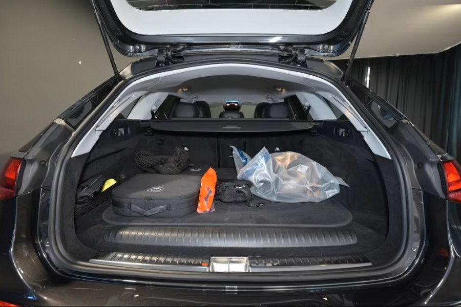 Mercedes-Benz E-Klasse Estate 300e AVANTGARDE ** LED, TREKH, DISTR, SPIEGEL, KEYLESS, AMBIENTE ** 1e EIG - € 23.500,= onder NP - UNFALLFREI ** ** INFORMEER OOK NAAR ONZE AANTREKKELIJKE FINANCIAL-LEASE TARIEVEN ** Mercedes-Benz E-Klasse Estate 300e AVANTGARDE ** LED, TREKH, DISTR, SPIEGEL, KEYLESS, AMBIENTE ** 1e EIG - € 23.500,= onder NP - UNFALLFREI ** ** INFORMEER OOK NAAR ONZE AANTREKKELIJKE FINANCIAL-LEASE TARIEVEN **