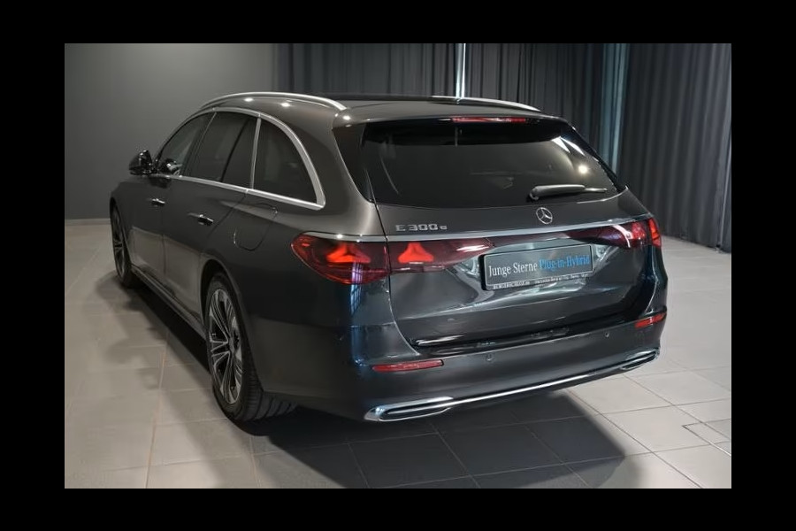Mercedes-Benz E-Klasse Estate 300e AVANTGARDE ** LED, TREKH, DISTR, SPIEGEL, KEYLESS, AMBIENTE ** 1e EIG - € 23.500,= onder NP - UNFALLFREI ** ** INFORMEER OOK NAAR ONZE AANTREKKELIJKE FINANCIAL-LEASE TARIEVEN ** Mercedes-Benz E-Klasse Estate 300e AVANTGARDE ** LED, TREKH, DISTR, SPIEGEL, KEYLESS, AMBIENTE ** 1e EIG - € 23.500,= onder NP - UNFALLFREI ** ** INFORMEER OOK NAAR ONZE AANTREKKELIJKE FINANCIAL-LEASE TARIEVEN **