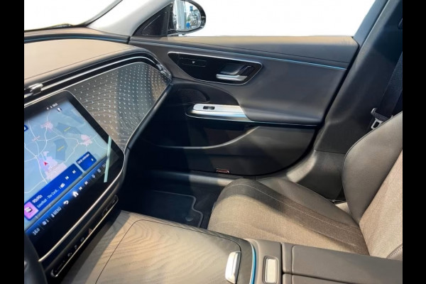 Mercedes-Benz E-Klasse 300e AVANTGARDE ** LED, DISTR, DODE HOEK, MB PATTERN, AMBIENTE ** 1e EIG - € 21.000,= onder NP - UNFALLFREI ** ** INFORMEER OOK NAAR ONZE AANTREKKELIJKE FINANCIAL-LEASE TARIEVEN **