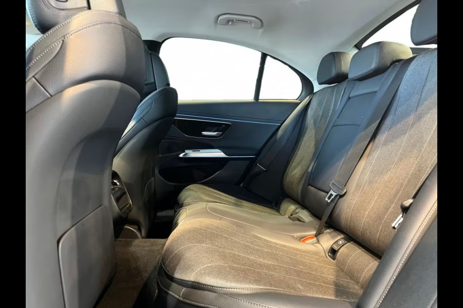 Mercedes-Benz E-Klasse 300e AVANTGARDE ** LED, DISTR, DODE HOEK, MB PATTERN, AMBIENTE ** 1e EIG - € 21.000,= onder NP - UNFALLFREI ** ** INFORMEER OOK NAAR ONZE AANTREKKELIJKE FINANCIAL-LEASE TARIEVEN **