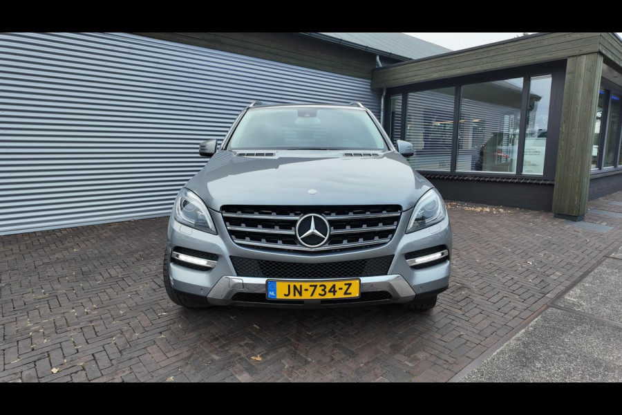 Mercedes-Benz M-Klasse 350 BlueTEC Mercedes-Benz M-Klasse 350 BlueTEC