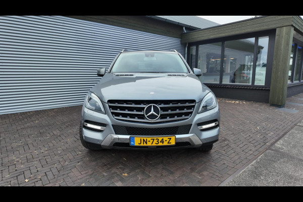 Mercedes-Benz M-Klasse 350 BlueTEC Mercedes-Benz M-Klasse 350 BlueTEC