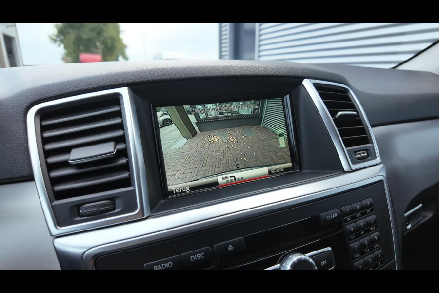 Mercedes-Benz M-Klasse 350 BlueTEC Mercedes-Benz M-Klasse 350 BlueTEC