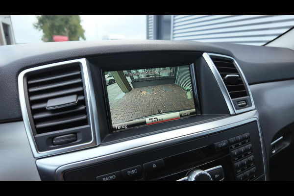 Mercedes-Benz M-Klasse 350 BlueTEC Mercedes-Benz M-Klasse 350 BlueTEC