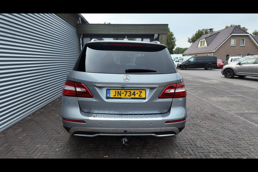 Mercedes-Benz M-Klasse 350 BlueTEC Mercedes-Benz M-Klasse 350 BlueTEC