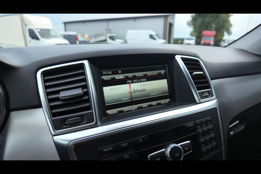 Mercedes-Benz M-Klasse 350 BlueTEC Mercedes-Benz M-Klasse 350 BlueTEC