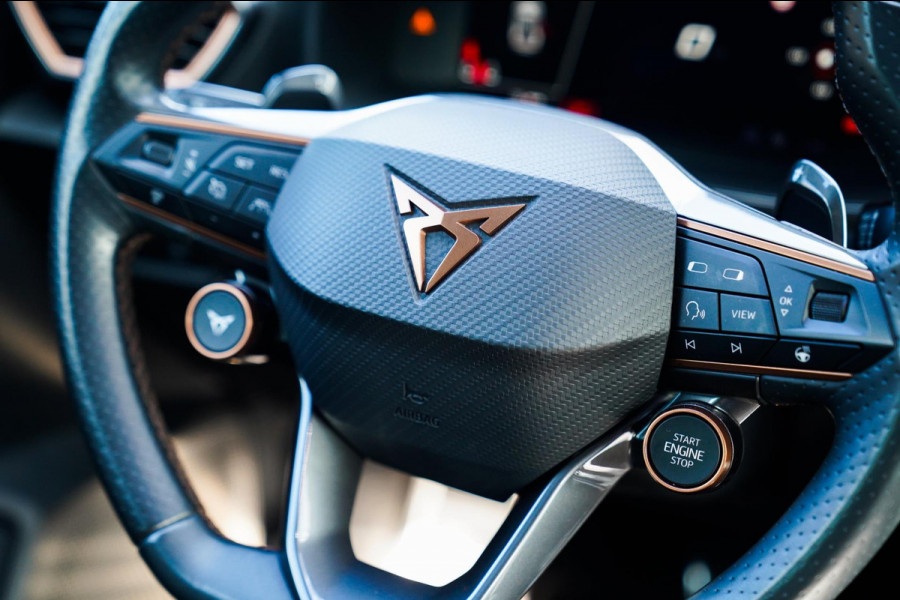 CUPRA Formentor 2.5 VZ5 | Carbon | Kuipstoelen | Leder/alcantara | LED | Adaptieve Cruise | Dynamisch onderstel | Bronze stiksels