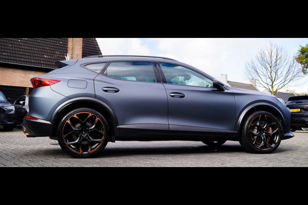 CUPRA Formentor 2.5 VZ5 | Carbon | Kuipstoelen | Leder/alcantara | LED | Adaptieve Cruise | Dynamisch onderstel | Bronze stiksels